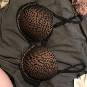 Victoria’s Secret “Fabulous” bra 38C